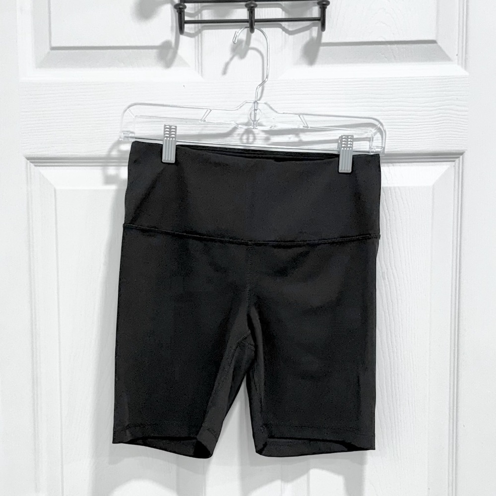 Yogalicious Lux Black Biker Shorts – Size M